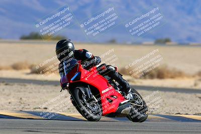 media/Jan-08-2022-SoCal Trackdays (Sat) [[1ec2777125]]/Turn 4 (1145am)/